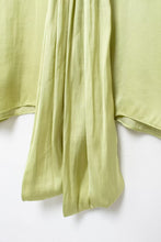 Load image into Gallery viewer, Autumn Women Casual Elegant Graceful Bowknot Decoration Shirt
