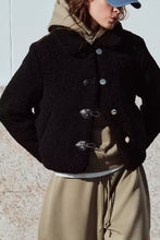 Load image into Gallery viewer, Women Casual Polo Collar Artificial Fur Sheepskin Short Coat
