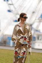 Load image into Gallery viewer, Autumn Winter Long Sleeved Casual Vacation Two Piece Set Loose Printed Pocket Solid Suit
