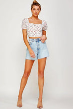 Load image into Gallery viewer, Cupped Short Sleeves Crop Top - soleilfashion
